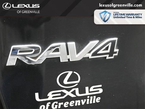 Used 2023 Toyota RAV4 XLE Premium image 10