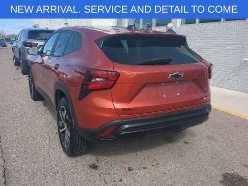 Certified 2024 Chevrolet Trax RS w/ Driver Confidence Package FWD image 4