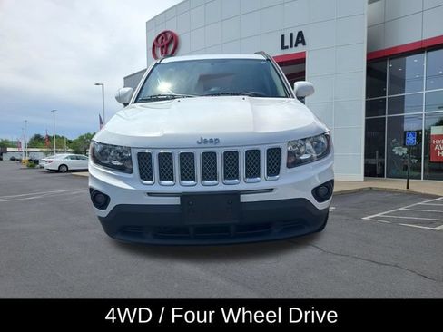 Used 2017 Jeep Compass Latitude AWD/4WD image 9