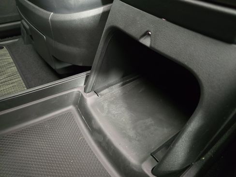 Used 2024 Rivian R1T Adventure image 31