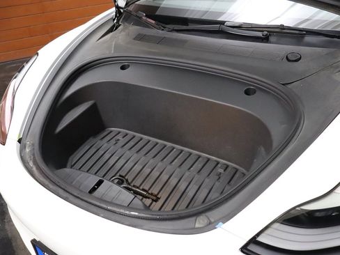 Used 2023 Tesla Model 3 Standard Range image 15