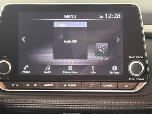 Used 2025 Nissan Rogue SV AWD/4WD image 3
