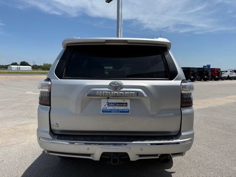 Used 2022 Toyota 4Runner Limited AWD/4WD image 4