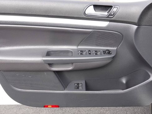 Used 2007 Volkswagen GTI 4-Door FWD image 55