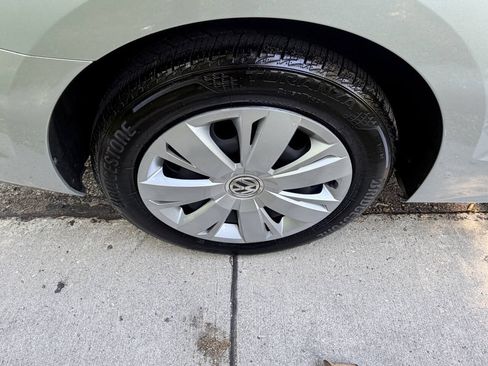 Used 2014 Volkswagen Jetta SE FWD image 19