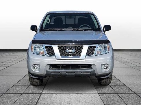Used 2019 Nissan Frontier Desert Runner RWD image 2