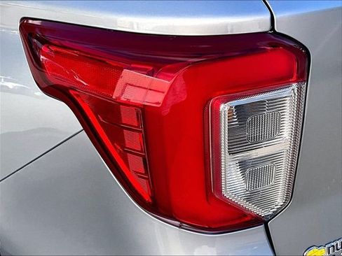 Used 2023 Ford Explorer XLT w/ Equipment Group 202A AWD/4WD image 32