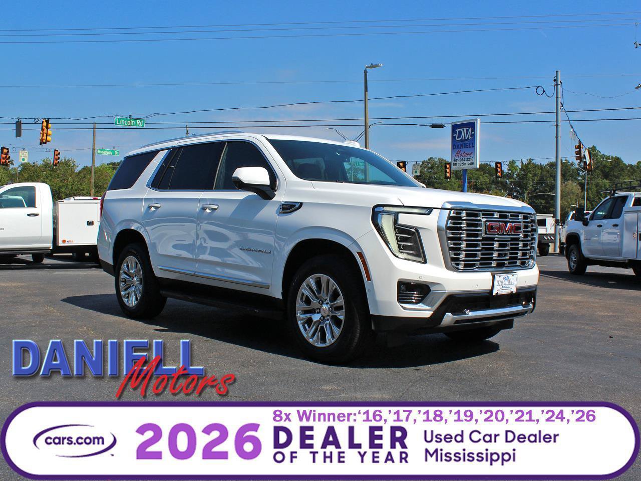 Used 2025 GMC Yukon Denali AWD/4WD image 1