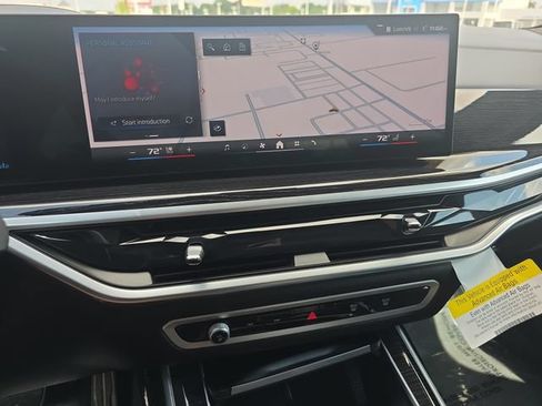Used 2025 BMW X7 M60i AWD/4WD image 23