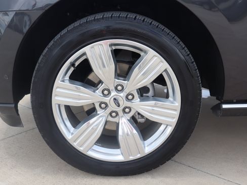 Used 2024 Ford Expedition Platinum AWD/4WD image 38