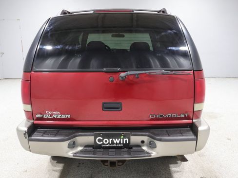 Used 2000 Chevrolet Blazer LT w/ Cold-Climate Pkg AWD/4WD image 3