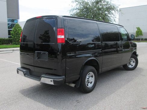 Used 2019 Chevrolet Express 2500 w/ Driver Convenience Package RWD image 5
