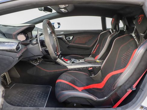 Used 2018 Lamborghini Huracan Performante AWD/4WD image 50
