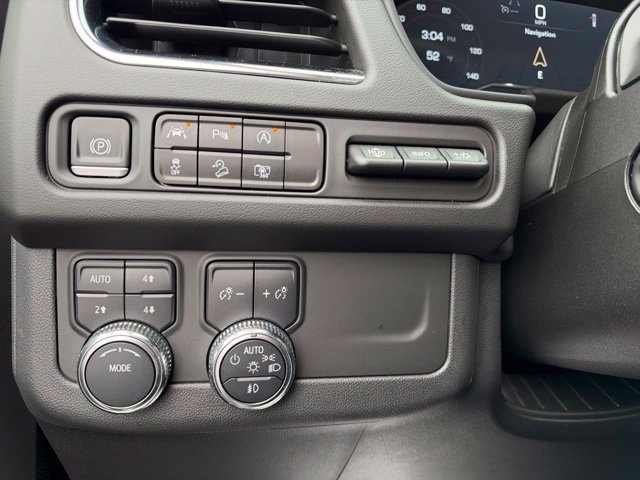 Used 2023 GMC Yukon AT4 w/ AT4 Premium Package AWD/4WD image 10