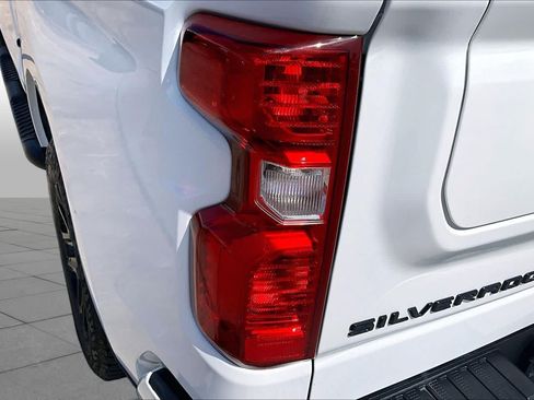 Used 2024 Chevrolet Silverado 1500 Custom w/ Turbomax Blackout Package RWD image 29