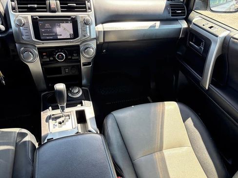 Used 2018 Toyota 4Runner SR5 Premium AWD/4WD image 5