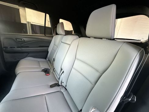 Used 2025 Honda Passport EX-L image 22