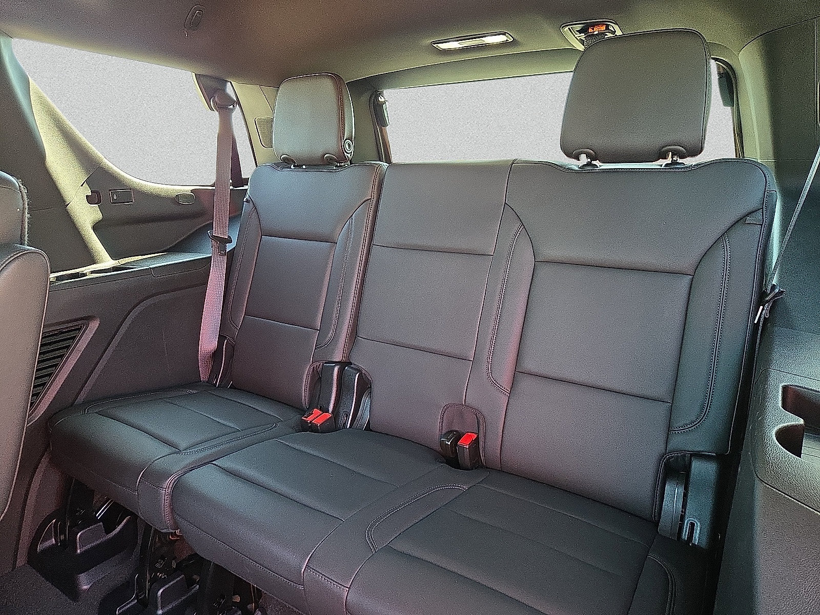 Certified 2024 Chevrolet Tahoe Z71 w/ Luxury Package AWD/4WD image 10