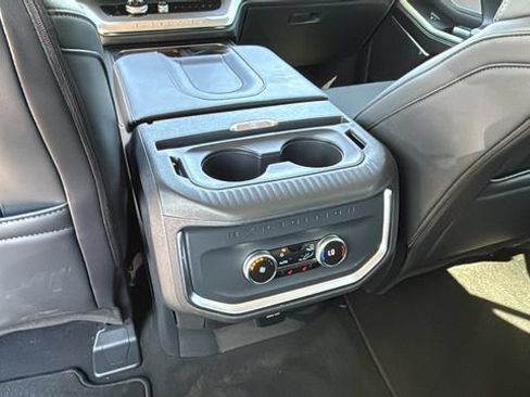 Used 2025 Ford Expedition Platinum w/ Driver's Package AWD/4WD image 21