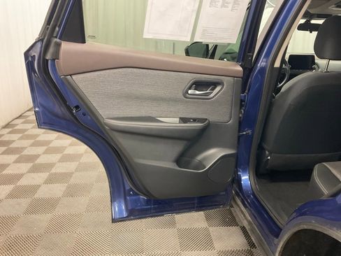 Used 2023 Nissan Rogue SV image 24