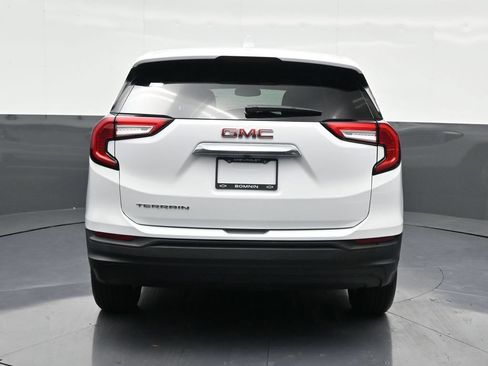 Used 2024 GMC Terrain SLE FWD image 4