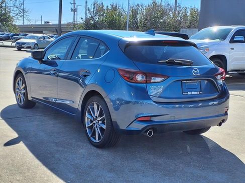 Used 2018 MAZDA MAZDA3 Grand Touring image 3