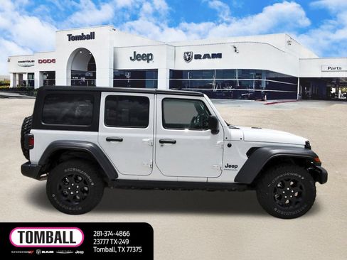 Used 2023 Jeep Wrangler Unlimited w/ Cold Weather Group AWD/4WD image 8