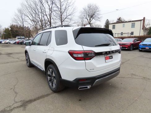 New 2026 Honda Pilot Touring image 4