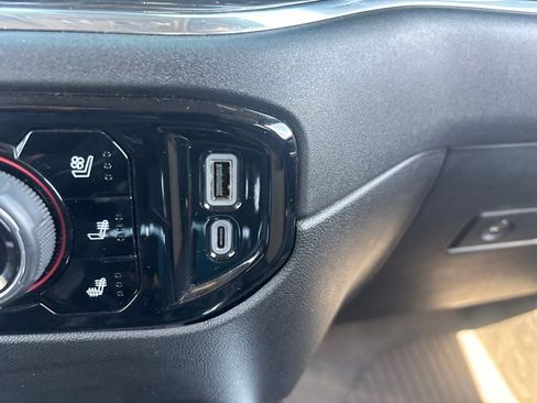 Used 2024 Chevrolet Silverado 1500 LTZ AWD/4WD image 19