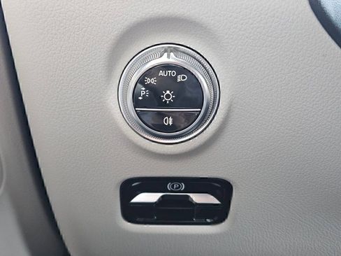 Certified 2026 Mercedes-Benz C 300 4MATIC Sedan image 24