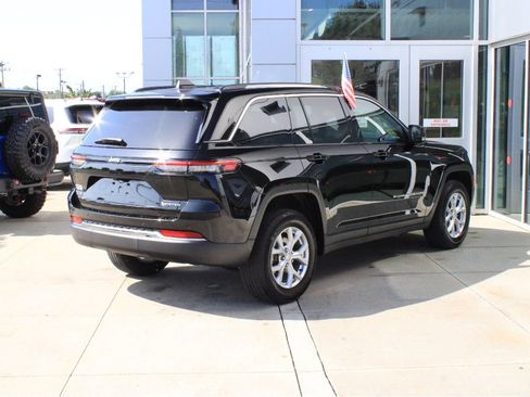 Certified 2023 Jeep Grand Cherokee Limited AWD/4WD image 6