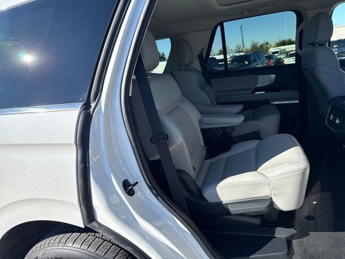 Certified 2025 Ford Expedition Active image 28