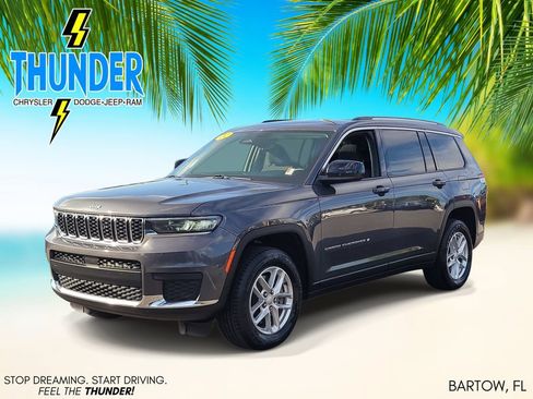 Certified 2022 Jeep Grand Cherokee L Laredo w/ Luxury Tech Group I RWD image 2