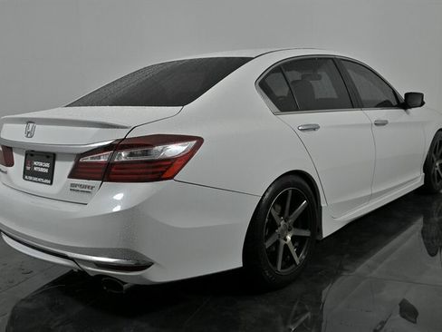 Used 2017 Honda Accord Sport Special Edition image 10