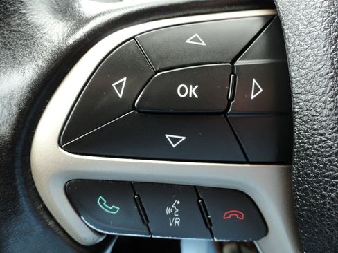 Used 2016 Jeep Cherokee Latitude w/ Comfort/Convenience Group FWD image 22