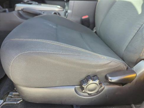 Used 2018 Toyota Tacoma SR5 image 10