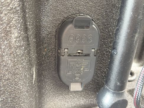 Used 2024 GMC Sierra 2500 AT4 w/ AT4 Premium Plus Package AWD/4WD image 26