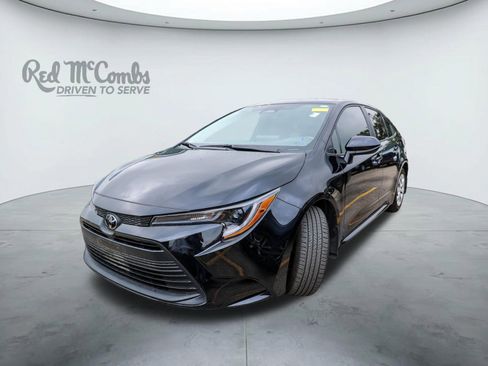 Certified 2025 Toyota Corolla LE FWD image 1