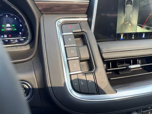 Certified 2023 Chevrolet Tahoe Z71 w/ Luxury Package AWD/4WD image 20