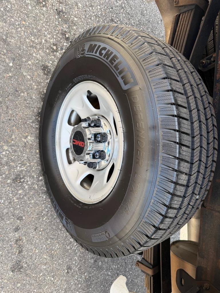 Used 2004 GMC Sierra 3500 SLT w/ Heavy-Duty Power Package AWD/4WD image 18