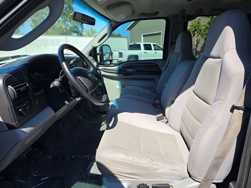 Used 2006 Ford F350 XLT image 22
