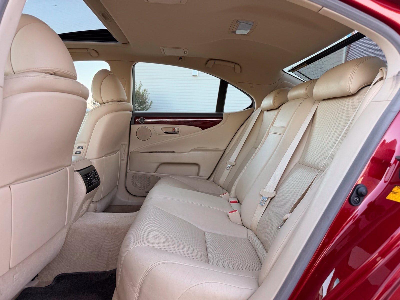 Used 2011 Lexus LS 460 AWD w/ Luxury Value Edition image 30