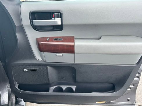 Used 2015 Toyota Sequoia Platinum image 28