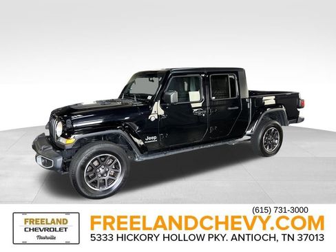 Used 2023 Jeep Gladiator Overland image 3