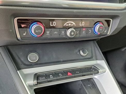 Used 2020 Audi Q3 2.0T Premium w/ Convenience Package AWD/4WD image 14