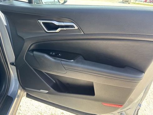 Used 2025 Kia Sportage EX image 22