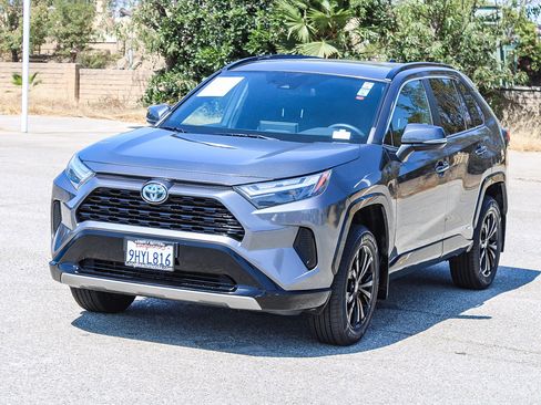 Used 2022 Toyota RAV4 SE w/ Convenience Package AWD/4WD image 3