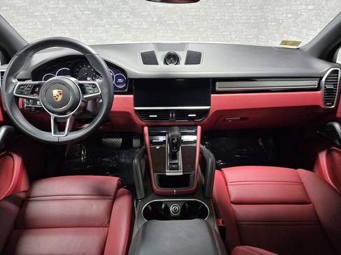 Used 2022 Porsche Cayenne Platinum Edition image 33