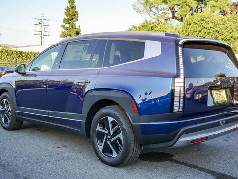 New 2026 Hyundai Ioniq 9 SE image 8