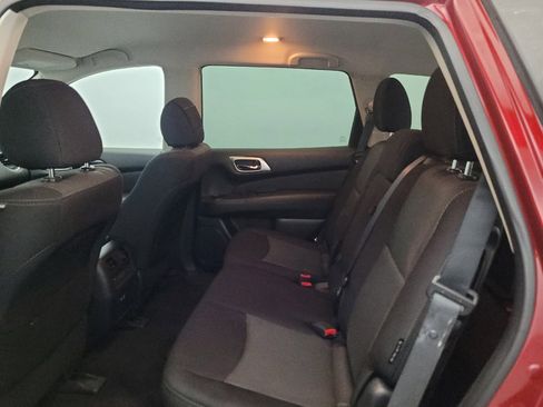 Used 2020 Nissan Pathfinder SV FWD image 18
